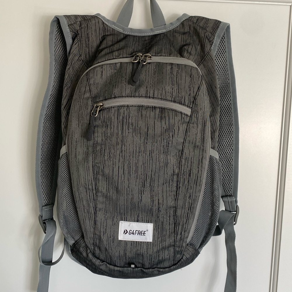 G4-Free NWOT ultra lightweight  nylon grey daypack. Folds very small for travel